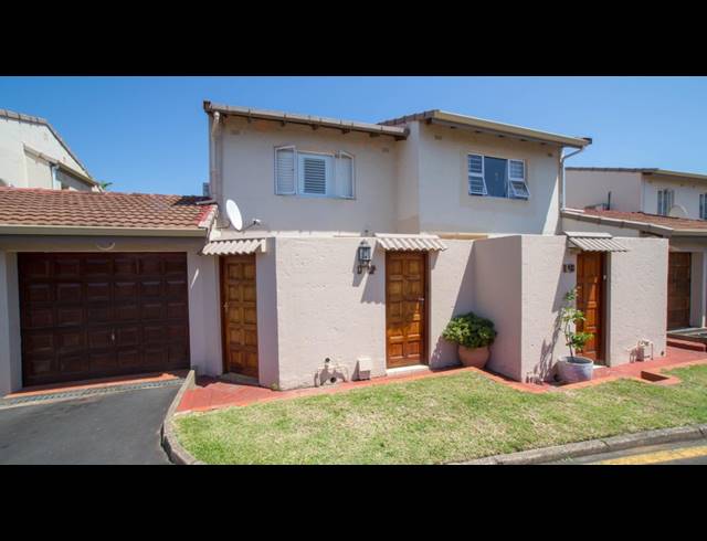 3 BEDROOM TOWNHOUSE FOR SALE IN UMHLANGA CENTRAL